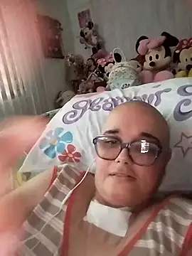 Snapshot of Yarry40 chatting on November 9, 2025, 6:34 pm Yarry40 online show from November 9, 2025, 6:34 pm