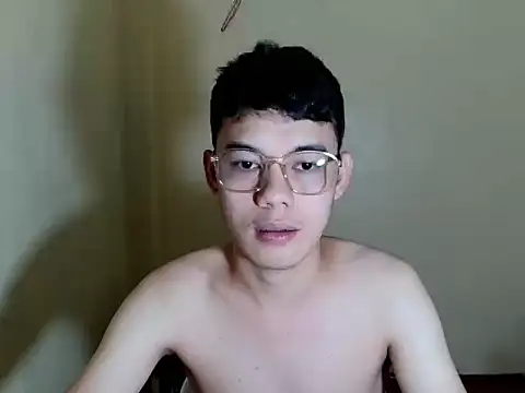 keirflorianxx online show from October 11, 2025, 7:48 pm