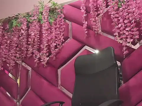 Lea Sweetly online show from September 13, 2025, 1:22 pm