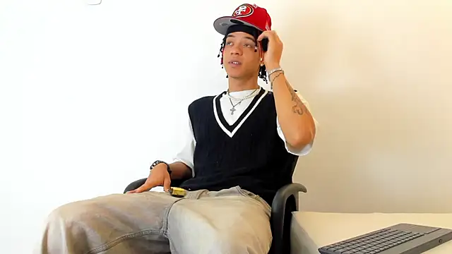 Snapshot of MARSHALL_SPENCER chatting on January 19, 2026, 1:04 pm MARSHALL SPENCER online show from January 19, 2026, 1:04 pm