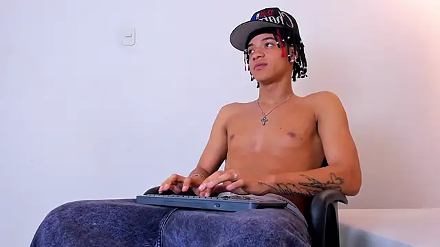 Snapshot of MARSHALL_SPENCER chatting on February 12, 2026, 1:00 pm MARSHALL SPENCER online show from February 12, 2026, 1:00 pm