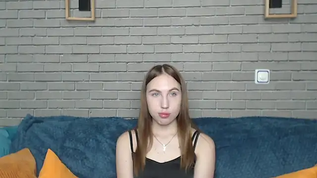 Snapshot of MellinGiG chatting on September 28, 2025, 5:14 am MellinGiG online show from September 28, 2025, 5:14 am
