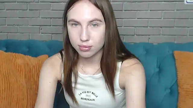 Snapshot of MellinGiG chatting on September 14, 2025, 5:19 am MellinGiG online show from September 14, 2025, 5:19 am
