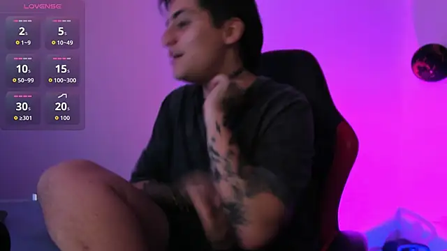 PeytonBox online show from October 31, 2025, 11:29 am