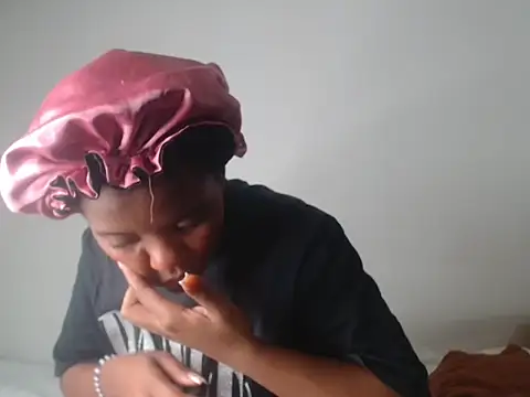 AshleyT255 online show from October 15, 2025, 9:23 pm