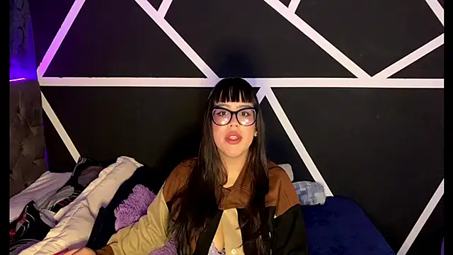 Snapshot of Melody_dreams chatting on October 2, 2025, 4:16 am Melody dreams online show from October 2, 2025, 4:16 am