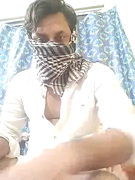 Snapshot of Flybye_0009 chatting on April 28, 2026, 8:57 pm Flybye 0009 online show from April 28, 2026, 8:57 pm