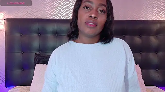 NaiaraMasson  online show from October 7, 2025, 12:06 pm