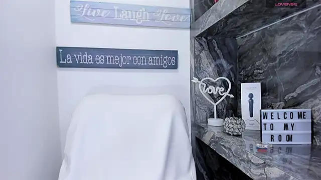 foxy zoe online show from October 29, 2025, 6:18 pm