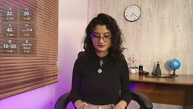 Snapshot of LilyRouset chatting on September 10, 2025, 12:26 pm LilyRouset online show from September 10, 2025, 12:26 pm