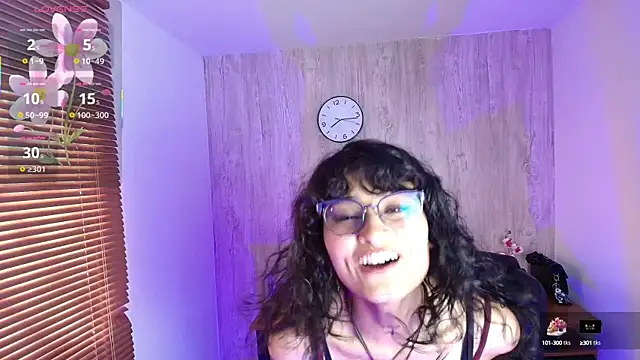 Snapshot of LilyRouset chatting on September 24, 2025, 1:17 pm LilyRouset online show from September 24, 2025, 1:17 pm