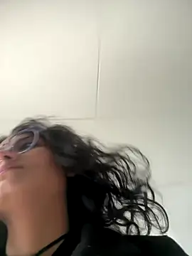 Snapshot of LilyRouset chatting on September 16, 2025, 12:28 pm LilyRouset online show from September 16, 2025, 12:28 pm