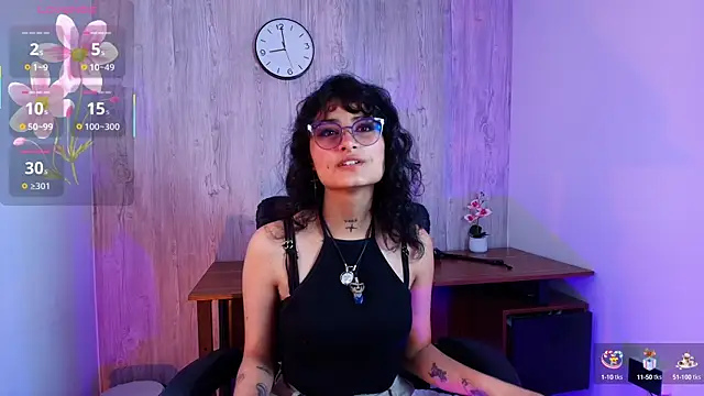 Snapshot of LilyRouset chatting on September 27, 2025, 2:01 pm LilyRouset online show from September 27, 2025, 2:01 pm
