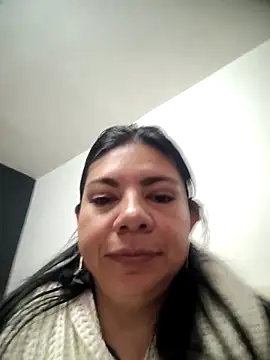 Snapshot of kinky_momm chatting on September 15, 2025, 1:11 pm kinky momm online show from September 15, 2025, 1:11 pm