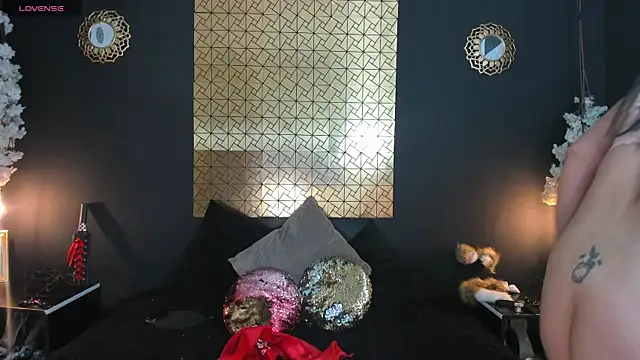 Snapshot of kinky_momm chatting on September 12, 2025, 1:11 pm kinky momm online show from September 12, 2025, 1:11 pm