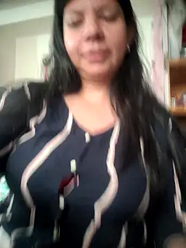 kinky momm online show from October 28, 2025, 1:21 pm