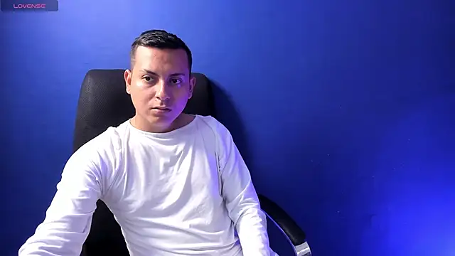 Snapshot of Sahira_and_Zaid chatting on September 18, 2025, 6:44 pm Sahira and Zaid online show from September 18, 2025, 6:44 pm