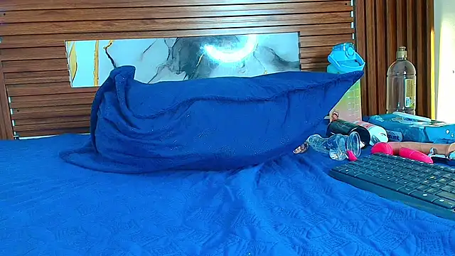 Snapshot of Evelin_thompsson chatting on November 29, 2025, 3:17 am Evelin thompsson online show from November 29, 2025, 3:17 am