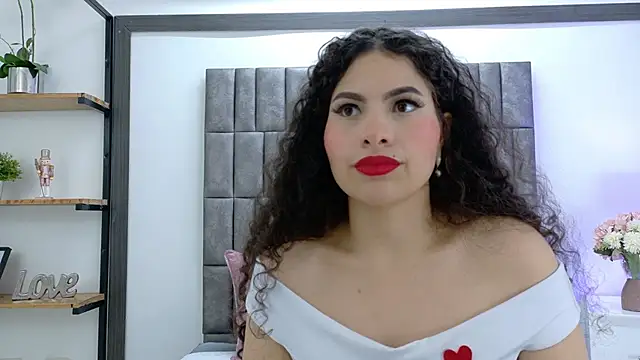 Skyler Fox  online show from February 2, 2026, 8:30 pm