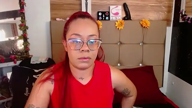 MIA  SPENCER online show from October 17, 2025, 6:10 pm