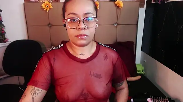 MIA  SPENCER online show from February 6, 2026, 6:15 pm