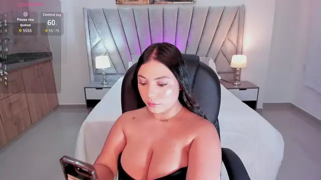Snapshot of BrithX_ chatting on September 12, 2025, 7:57 pm BrithX online show from September 12, 2025, 7:57 pm