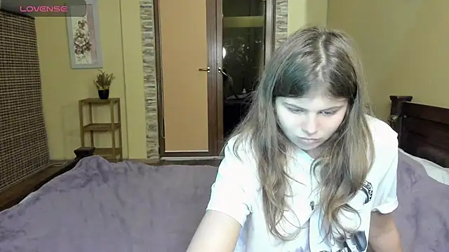 Lilly Jess online show from October 15, 2025, 6:16 pm