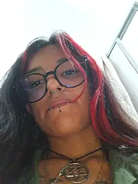 carolinerue online show from May 17, 2026, 8:09 pm