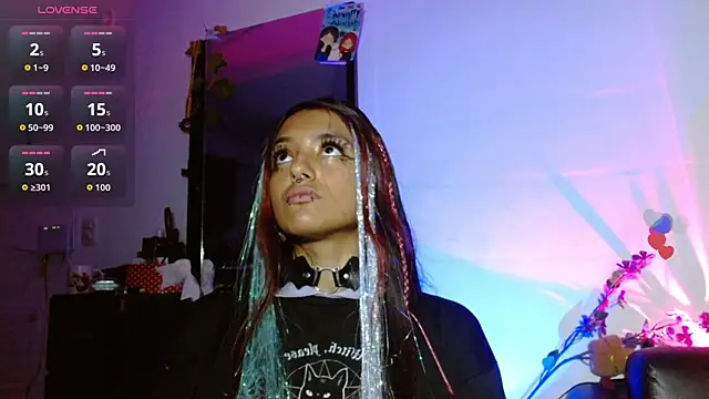 Snapshot of carolinerue chatting on October 8, 2025, 8:27 am carolinerue online show from October 8, 2025, 8:27 am