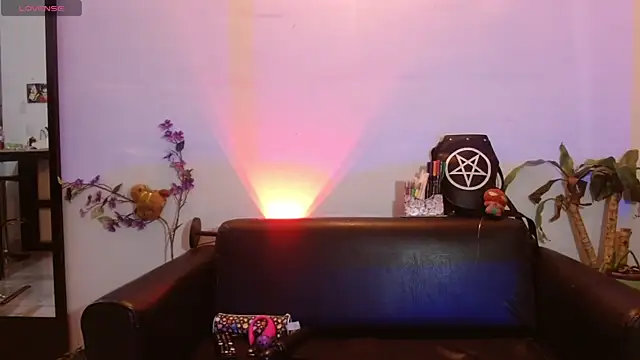 Snapshot of carolinerue chatting on September 21, 2025, 4:50 am carolinerue online show from September 21, 2025, 4:50 am