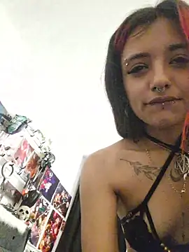 carolinerue online show from May 16, 2026, 1:26 am
