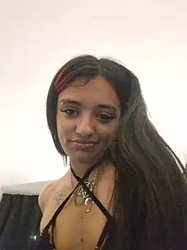 carolinerue online show from May 16, 2026, 1:48 am