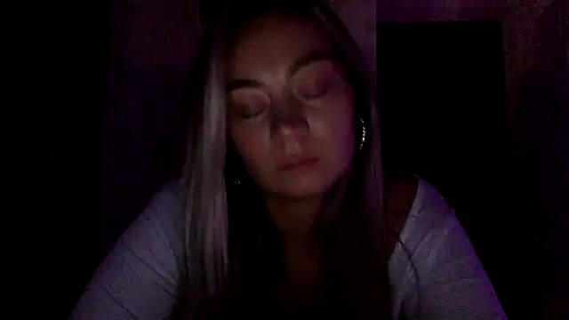 Velanyx online show from November 21, 2025, 1:43 pm