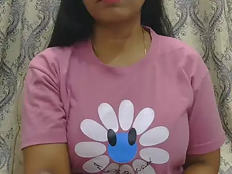 MISS SOMIYA online show from December 21, 2025, 5:03 pm