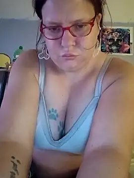 Snapshot of Gabbygade chatting on November 18, 2025, 2:05 am Gabbygade online show from November 18, 2025, 2:05 am