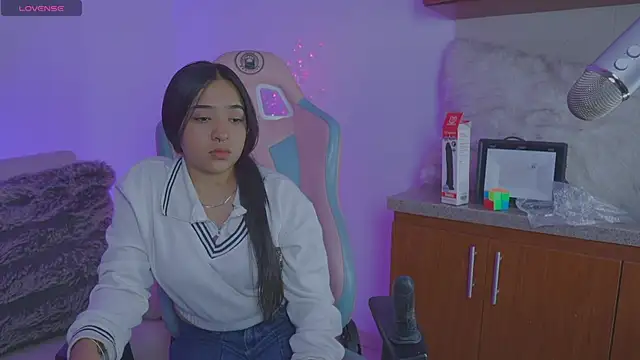 buttercup li online show from September 16, 2025, 1:28 am