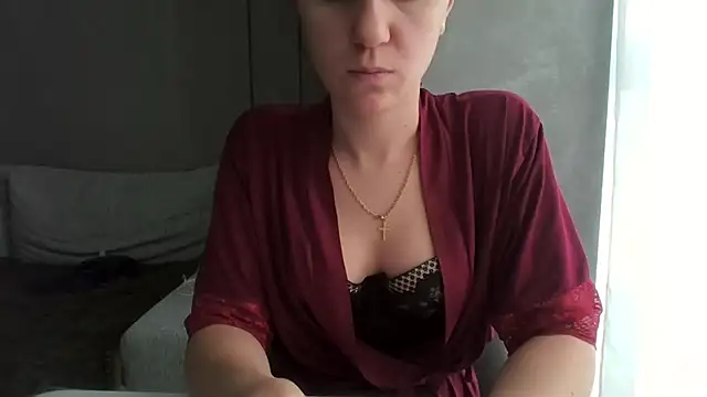 Snapshot of MrsAlice chatting on October 17, 2025, 6:28 am MrsAlice online show from October 17, 2025, 6:28 am
