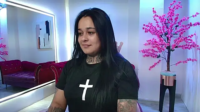 Black roseee online show from November 6, 2025, 3:32 am