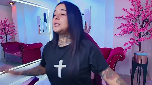 Black roseee online show from March 6, 2026, 3:45 am