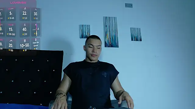 Snapshot of adriel_escalante chatting on April 24, 2026, 2:02 am adriel escalante online show from April 24, 2026, 2:02 am