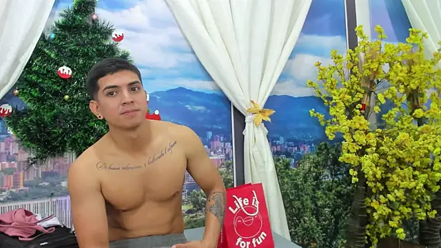 Sarahwalkerr online show from November 22, 2025, 1:32 pm