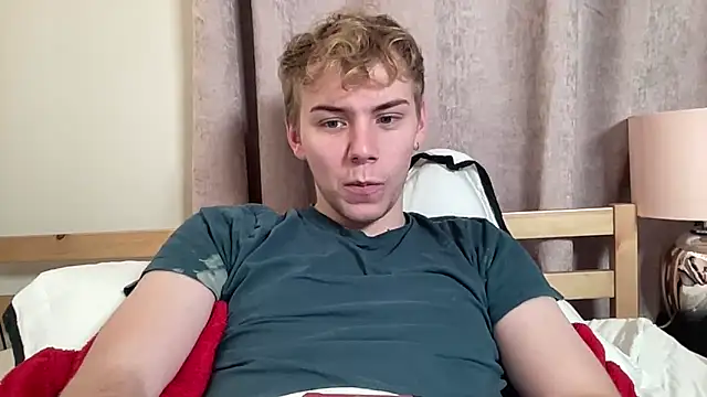 Snapshot of scottishtwink01 chatting on September 18, 2025, 2:14 am scottishtwink01 online show from September 18, 2025, 2:14 am