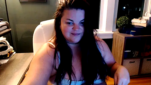 Snapshot of PlayWithBrittany chatting on October 21, 2025, 10:53 pm PlayWithBrittany online show from October 21, 2025, 10:53 pm