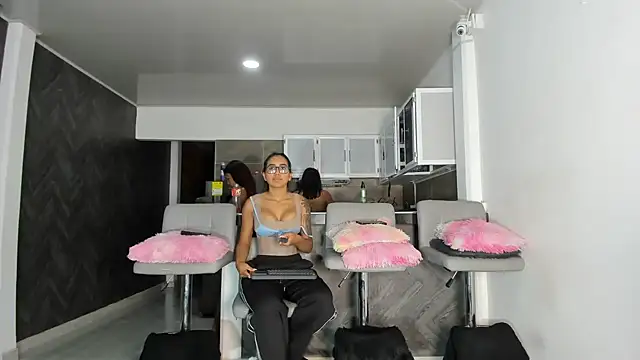Melissa tylor69 online show from May 2, 2026, 3:23 am