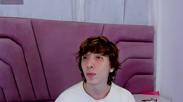 Snapshot of taylorleexx chatting on September 28, 2025, 7:43 pm taylorleexx online show from September 28, 2025, 7:43 pm