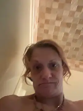 Snapshot of Daphneflor chatting on March 26, 2026, 4:11 am Daphneflor online show from March 26, 2026, 4:11 am