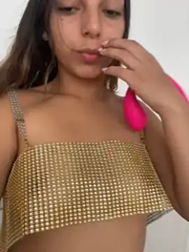 Snapshot of MelanyBabeee2 chatting on February 3, 2026, 10:04 pm MelanyBabeee2 online show from February 3, 2026, 10:04 pm