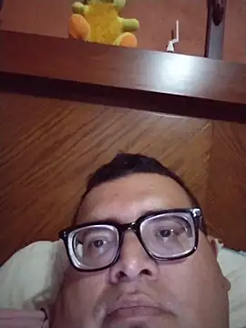 Santiagoqro85 online show from December 3, 2025, 12:55 am