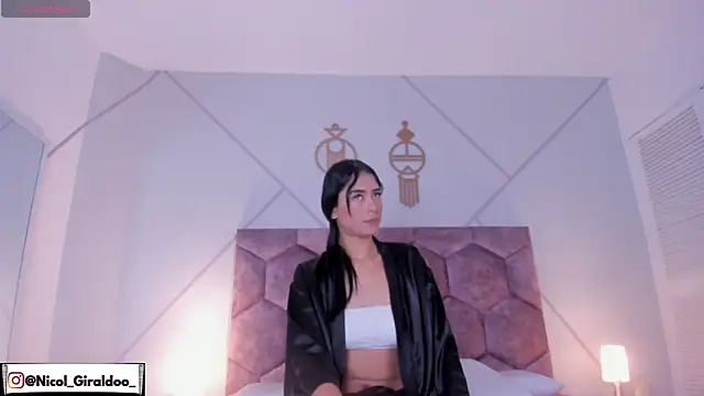 Snapshot of nicol_giraldoo chatting on April 9, 2026, 4:03 am nicol giraldoo online show from April 9, 2026, 4:03 am