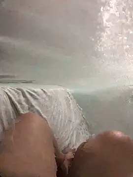 Snapshot of luzmelzinha chatting on October 15, 2025, 3:27 am luzmelzinha online show from October 15, 2025, 3:27 am